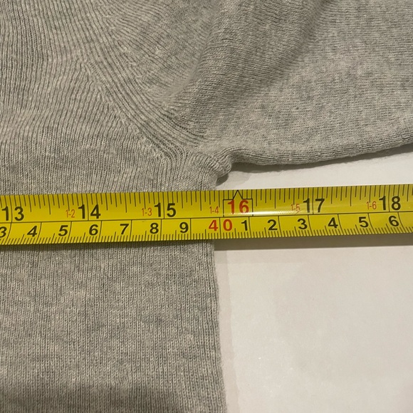 Banana Republic sweater cowl neck 56% silk woman’s S gray - Picture 8 of 8